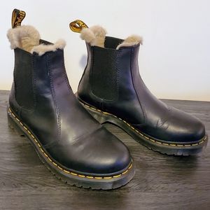 2976 Women's Faux Fur Lined Chelsea Boots Size 9 / 41 EU / 7 UK